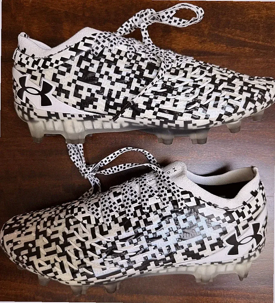 under armour soccer cleats boys