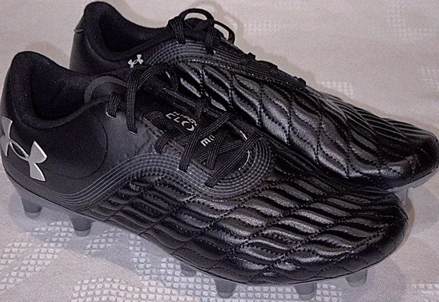 UNDER ARMOUR Clone Magnetico Pro 3 Black Silver Soccer Cleats Mens Youth Sz 4