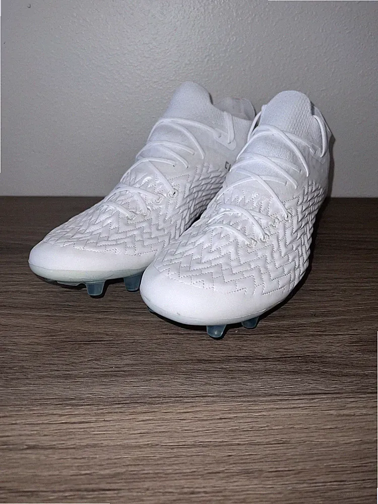 Under Armour Clone Magnetico Pro FG Soccer Cleats White Men’s Sz 12.5