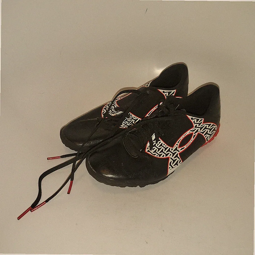 Under Armour CLUTCHFIT FORCE 2.0 TR Boys 5.5Y INDOOR Soccer Shoes 1269081-006
