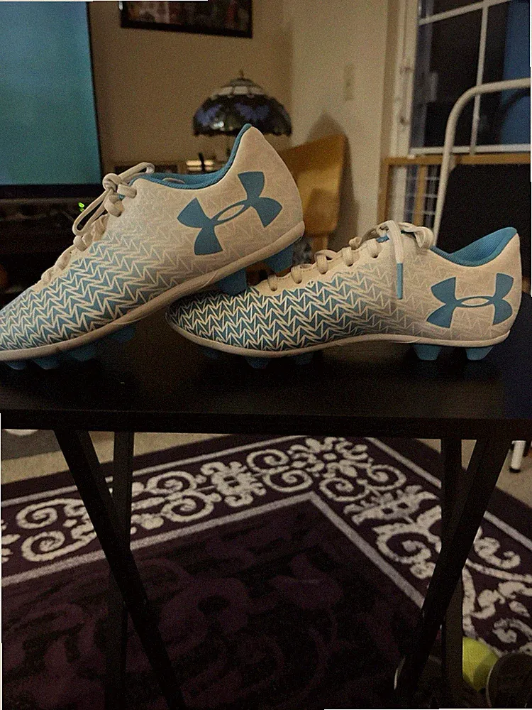 Under Armour Girls Size 3Y Soccer Cleats Blue And White Shoes EUC