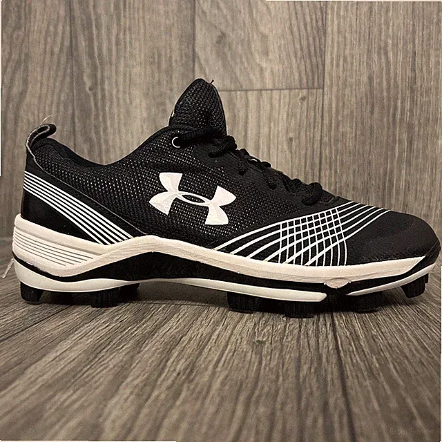Under Armour Glyde TPU Soccer Cleats - Size 8 US / 5.5 UK / 39 EUR - Black/White