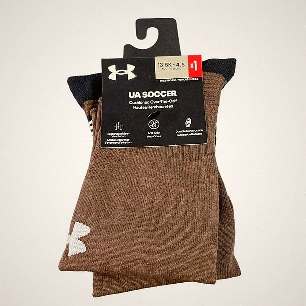 UNDER ARMOUR kids cushioned over the calf soccer socks 13.5 K- 4.5 Y new