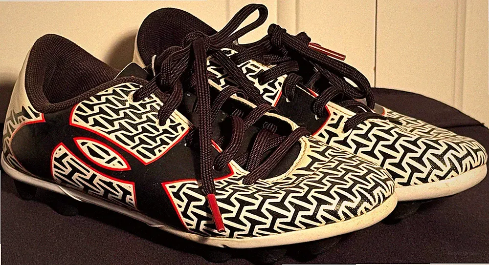 Under Armour Kids Soccer Cleats Black White Red Lace Up Size 13K