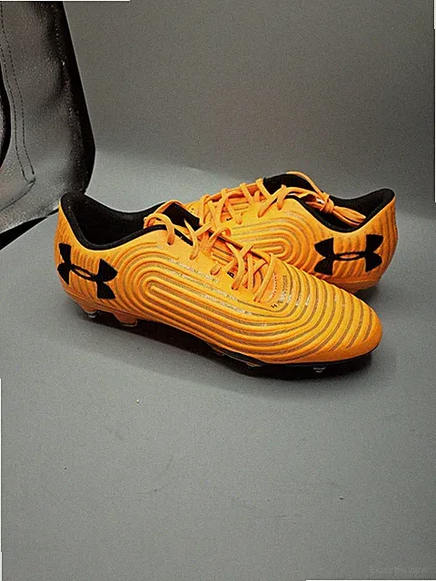 Under Armour Magnetico Control Pro Men’s Soccer Cleats Orange Size 10