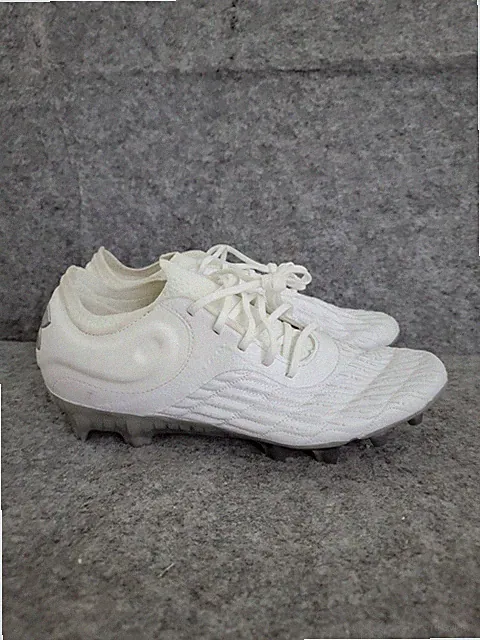 Under Armour Magnetico Elite 3 FG Soccer Cleats 3027746 100 Womens 10 / Mens 8.5