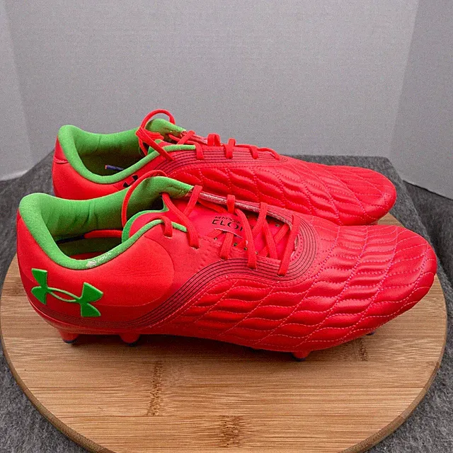 Under Armour Magnetico Pro 3 FG Women's Red Soccer Cleats 3027497-600 Sz 9.5 NEW