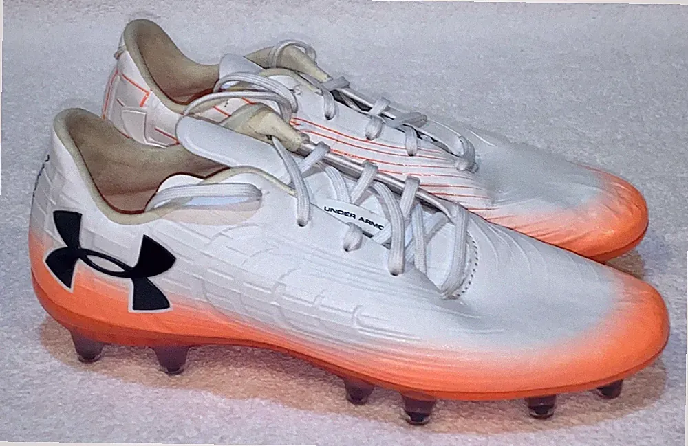 UNDER ARMOUR Magnetico Pro FG White Orange Soccer Cleats NEW Womens Sz 9