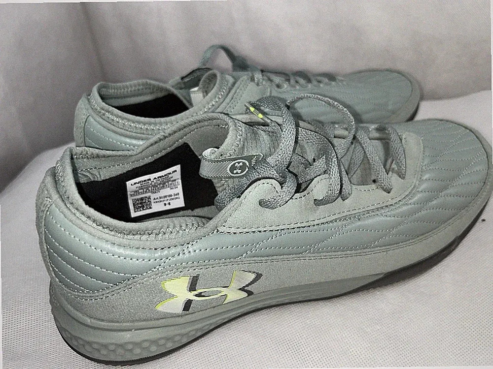 Under Armour Magnetico Select 4 Indoor Soccer Shoes Silica Green 10.5 Mens