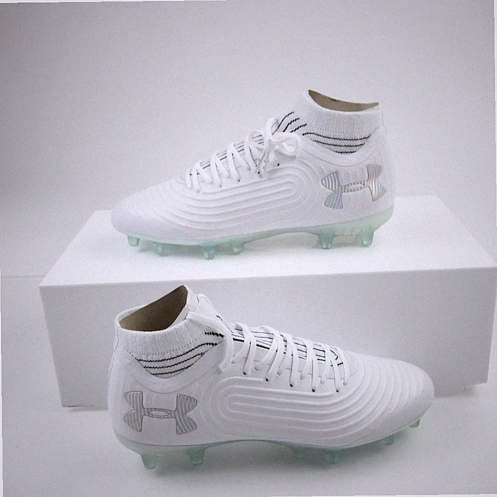 Under Armour Magnetico Soccer Cleat Men's White New without Box 8.5