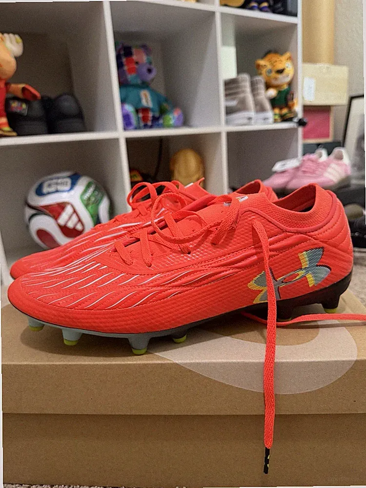 Under Armour Men's UA Magnetico Pro 4 FG Soccer Cleats Men’s Size 9 Aries Red