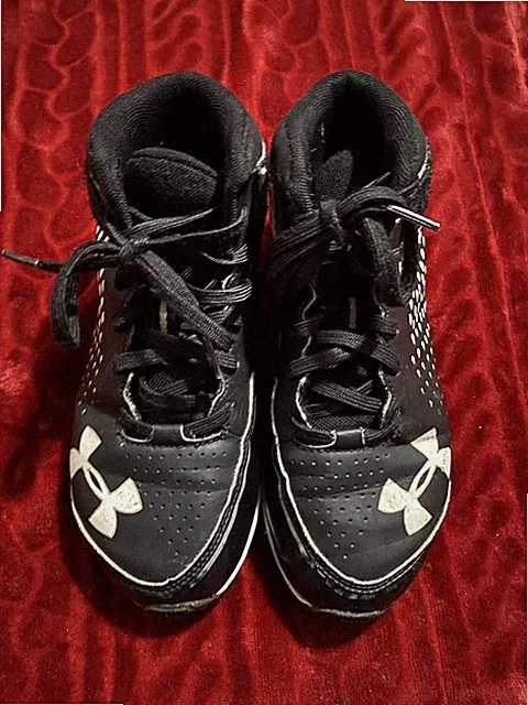 Under Armour Renegade RM Mid Football Cleats US Size 3.5 Black