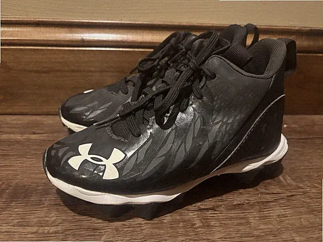 Under Armour Shoes Youth 12 Soccer Football Cleats Lace Up Sneakers Black