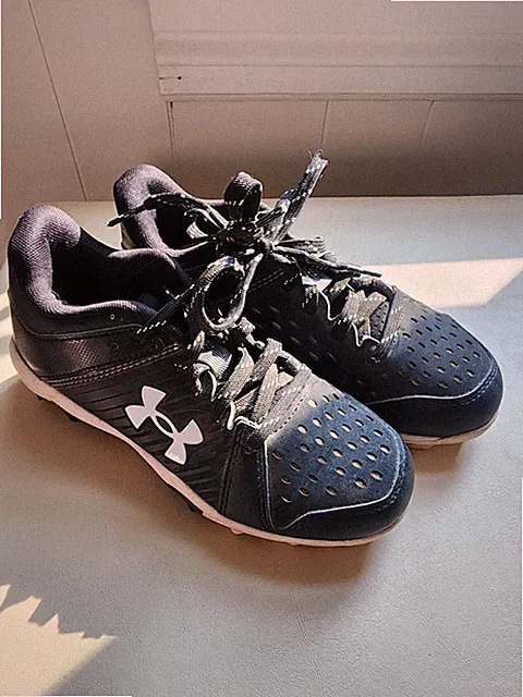 Under Armour Soccer Cleat Youth Kids 1Y Leadoff Shoes Black Athletic 3025600-001