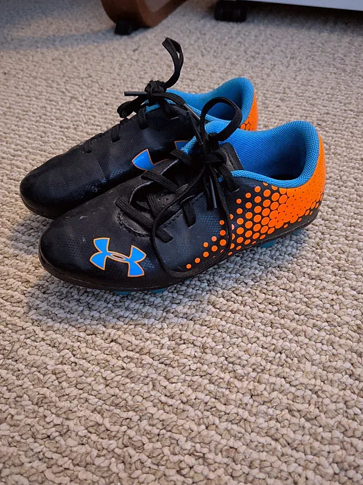 Under Armour Soccer Cleats Kids Soze 12K