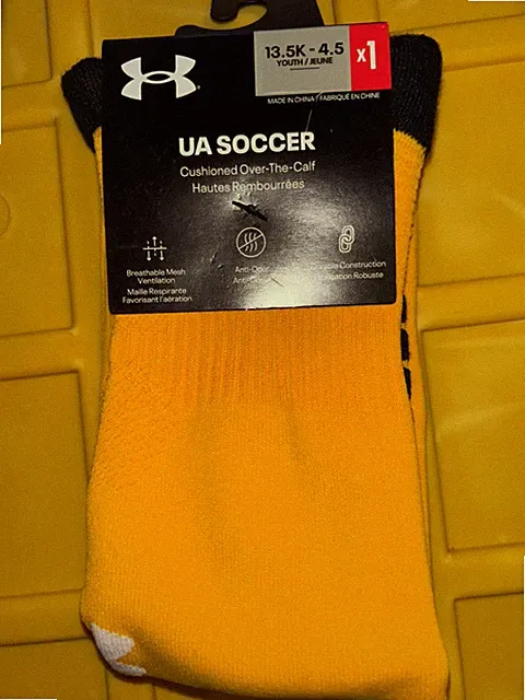 Under Armour Soccer Socks Youth Size 13.5K - 4.5 Over The Calf Steeltown Gold UA