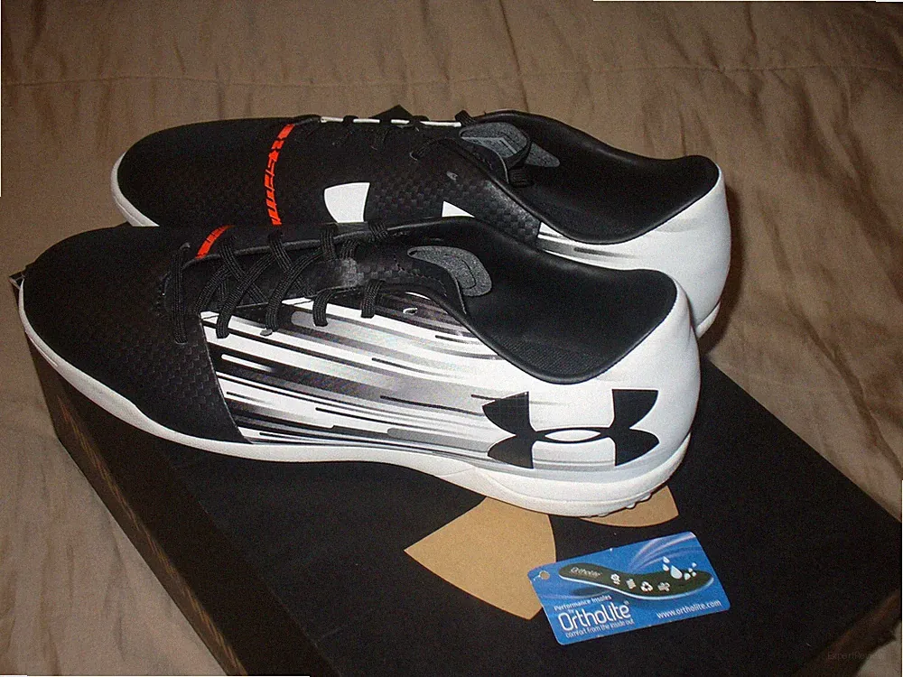 Under Armour Spotlight Turf Soccer Cleats1289539-162 Black/White Sz12 NEW.