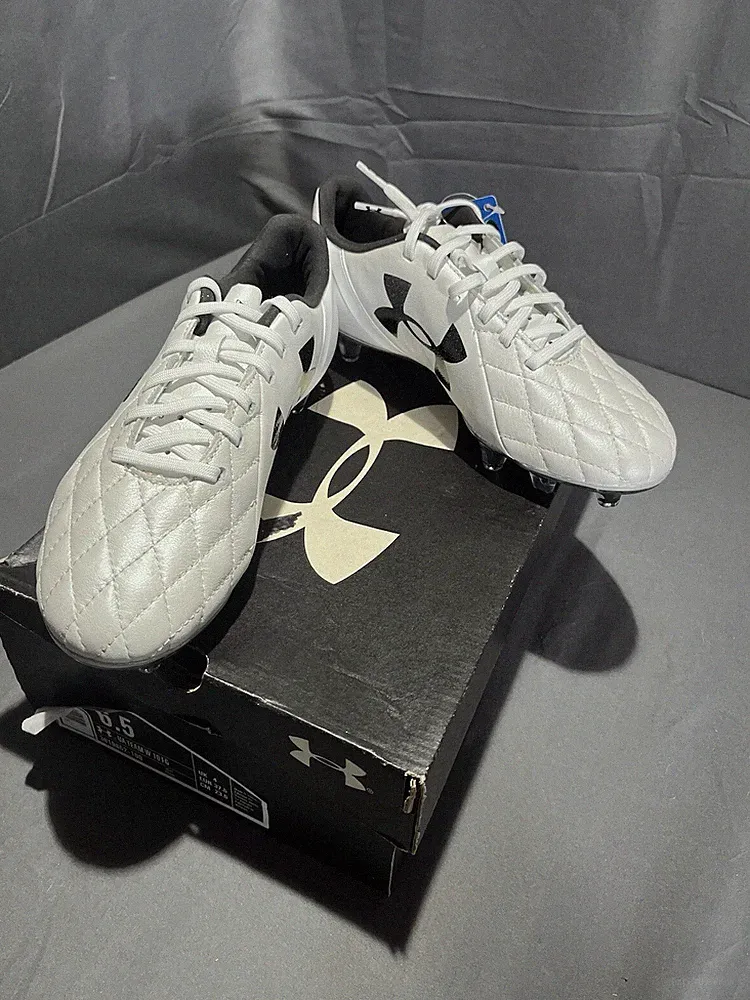 Under Armour Team W 10 FG Soccer Cleats Women Size 6.5 White
