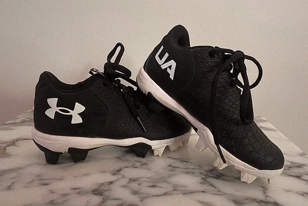 Under Armour UA GLYDE 2.0 RM JR Boys Baseball/Soccer Cleats Black/White 11K