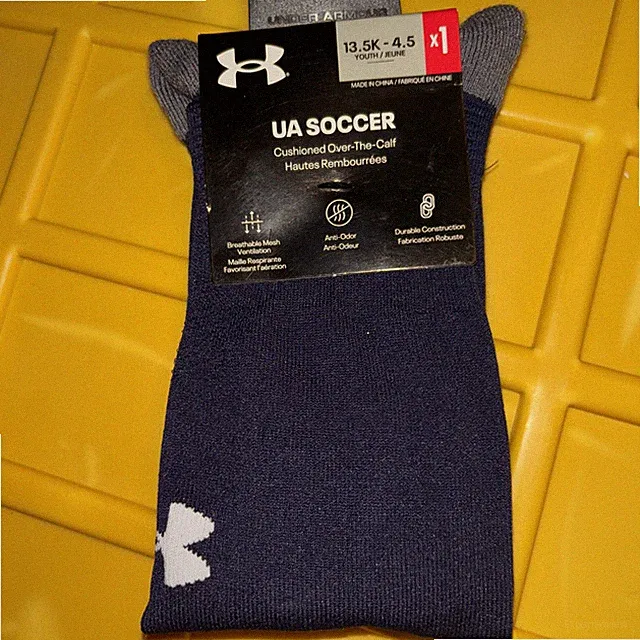 Under Armour UA Soccer Over The Calf Socks Youth Size 13.5 - 4.5