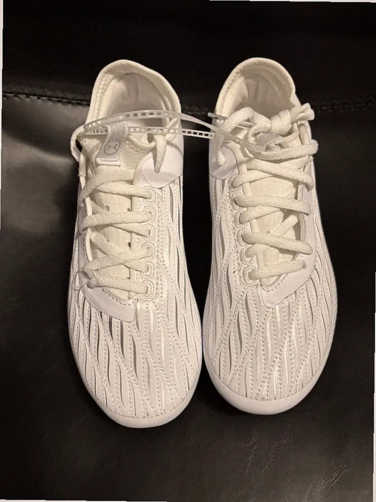Under Armour UA White Youth Soccer Cleats Size 5 New