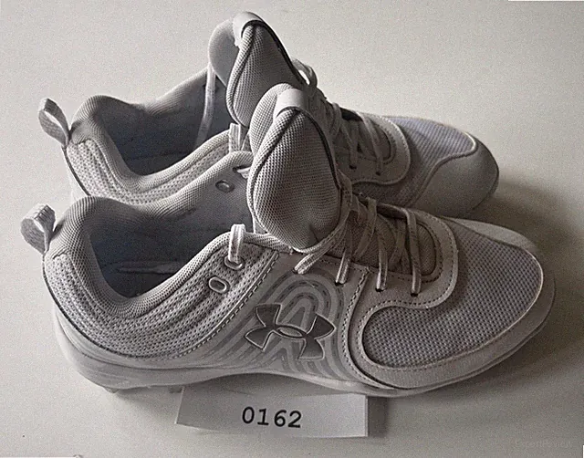 Under Armour Women's Size 9 US White Soccer Cleats Lightly Used