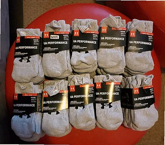 Under Armour Youth LRG Performance 40 pairs Cushioned Crew Socks Size YLG 1 TO 4