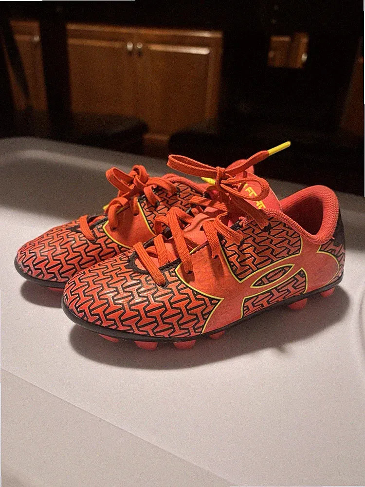 Under Armour Youth Soccer Cleats Orange Athletic Shoes for Kids Sport Footwear