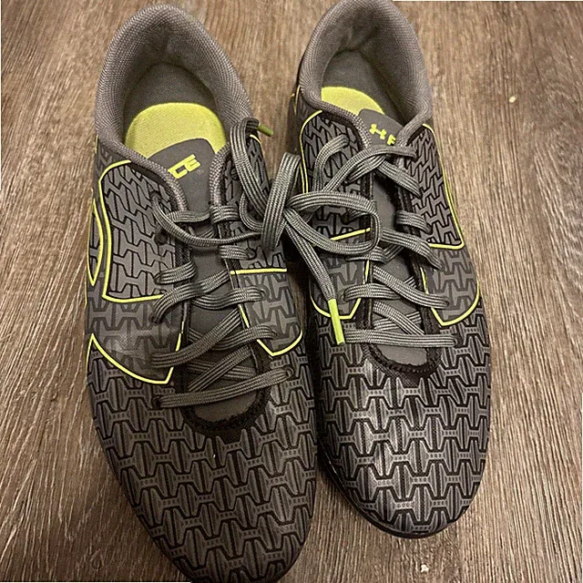 Under Armour Youth Sz 4.5 Force Cleats Unisex Gray Yellow Shoes Boys Girls Green