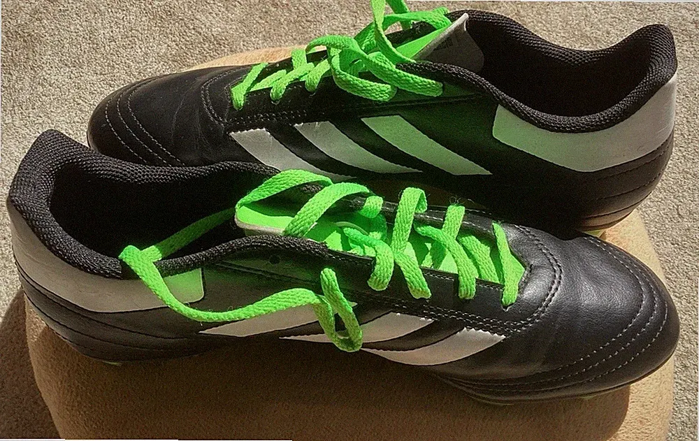 Unisex Adidas Soccer Cleats Black/Green Size 8 Great Condition Traditional
