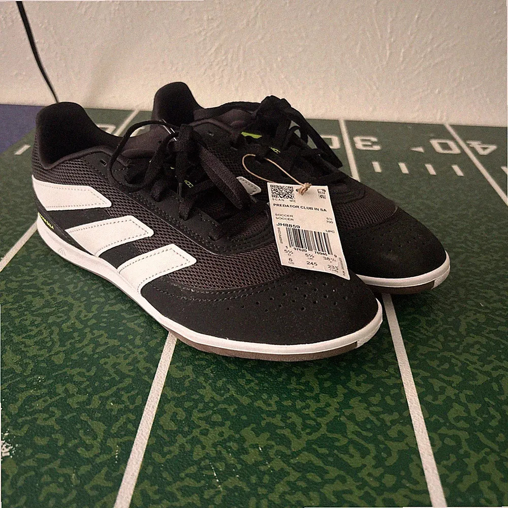 Unisex Sneakers & Athletic Shoes adidas Predator Club Indoor Soccer Size 6