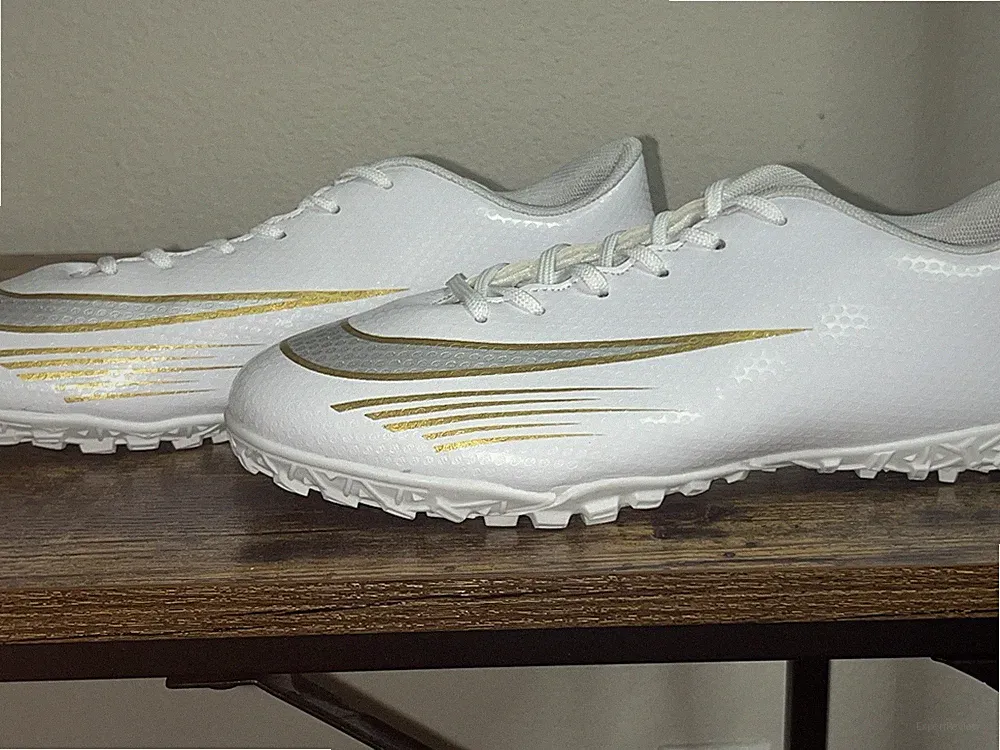 Unisex Soccer And Football Cleats Size Medium Size 7.5 Brand New White And Gold