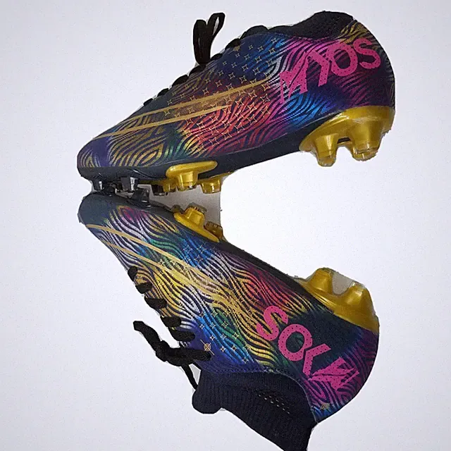 Unisex Soccer Boots Cleats Professional Spikes Shoes Soccer Size 40 Euro