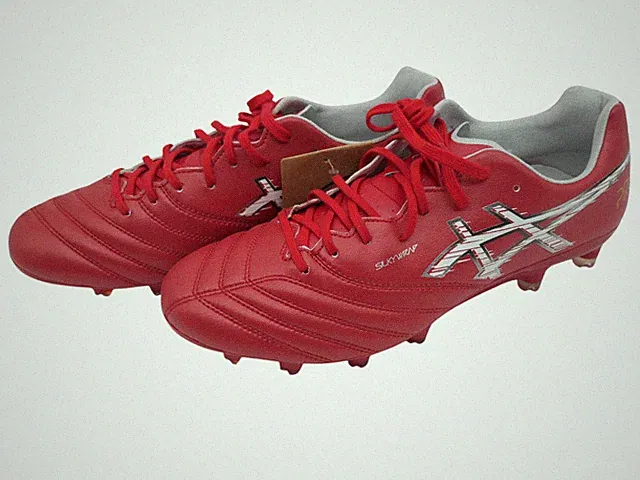 US9.5 ASICS DS LIGHT X-FLY PRO 3 1101A072 600 Classic Red White Soccer Cleats