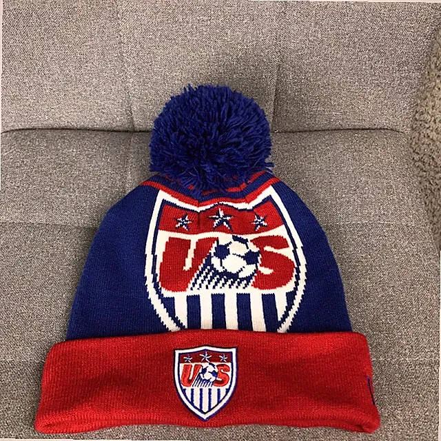 USA Soccer Hat Beanie Mens One Size Blue Red Knit Pom Winter New Era Soccer