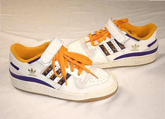 UW Huskies Player Issue Adidas Forum 84 Low White Purple Shoes Size 4 / 5 GW2007