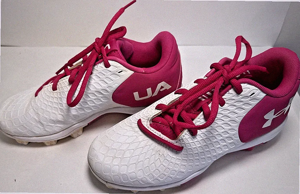 VG+ Under Armour Girls Glyde Softball Soccer Cleats Shoes Pink US 4 UK 3.5 EU 36
