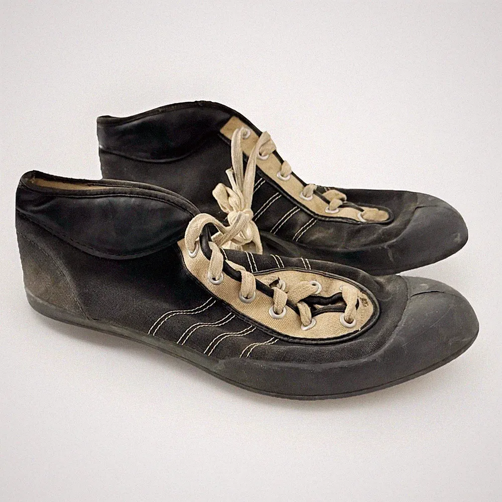 Vintage 1940s Viking Rugby Football Turf Cleats Sz 47 Norway Great For Display