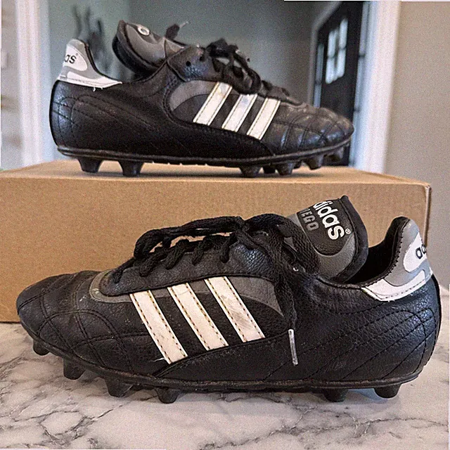 Vintage 1995 Adidas Diego Youth Soccer Football Cleats Size 5; Black / Gray