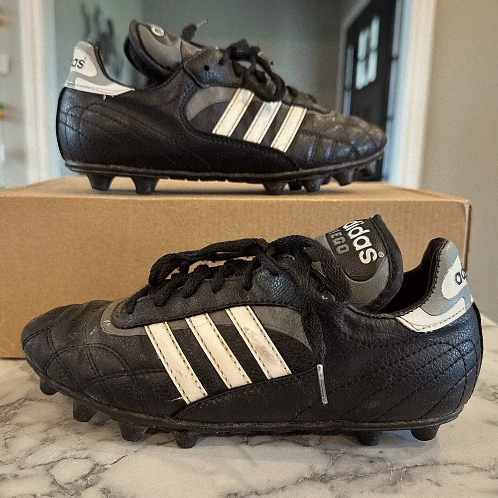 Vintage 1995 Adidas Diego Youth Soccer Football Cleats Size 5; Black / Gray