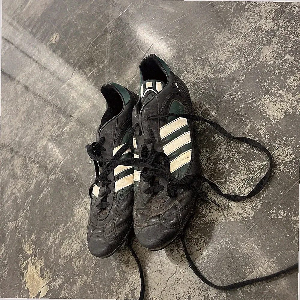 Vintage 1996 Adidas Classic Black Leather Soccer Football Cleats Mens 9