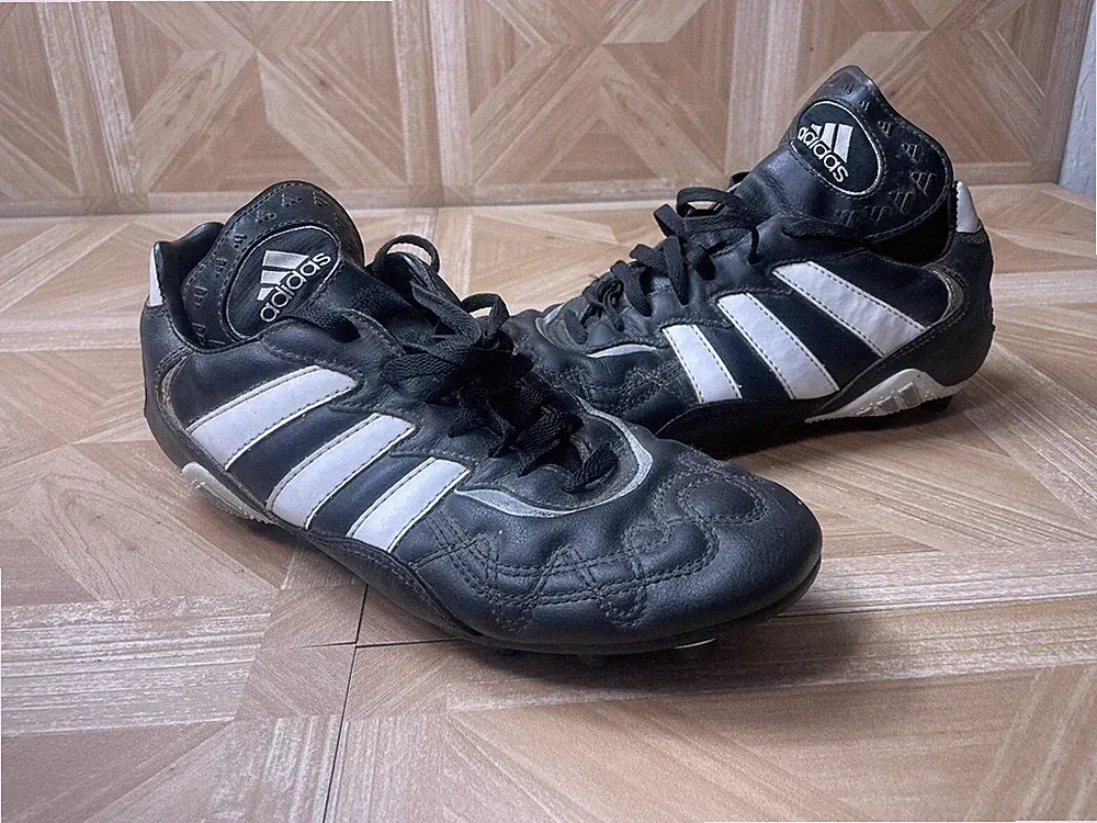 Vintage 1996 adidas Tyn Soccer Cleats Black White Men’s Size 8.5