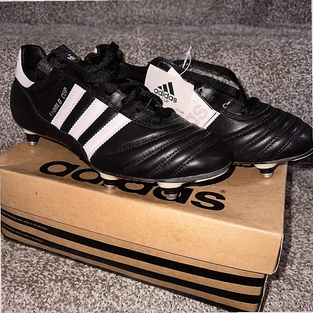 Vintage 1997 Adidas World Cup 011040 Soccer Cleats NOS New w/ Box Men’s US 7