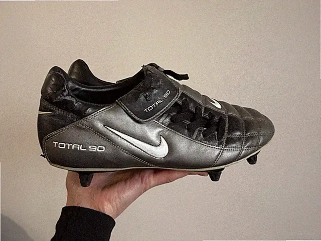 Vintage 2000s Nike Total 90 Cleats Soccer Football Boots size US-9