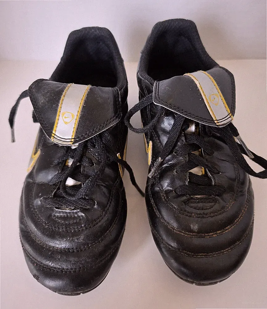 Vintage 2005 Nike Tiempo 750 II Soccer Cleats Youth 1.5 Black Silver Yellow