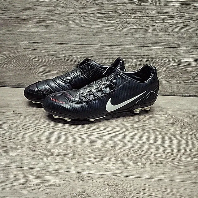 Vintage 2007 Nike Total 90 Shoot Turf Cleats Youth Size 5.5 Fútbol Soccer FIFA