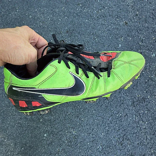 Vintage 2009 Nike T90 Laser III Football Soccer Cleats Green Red Men Size US 10