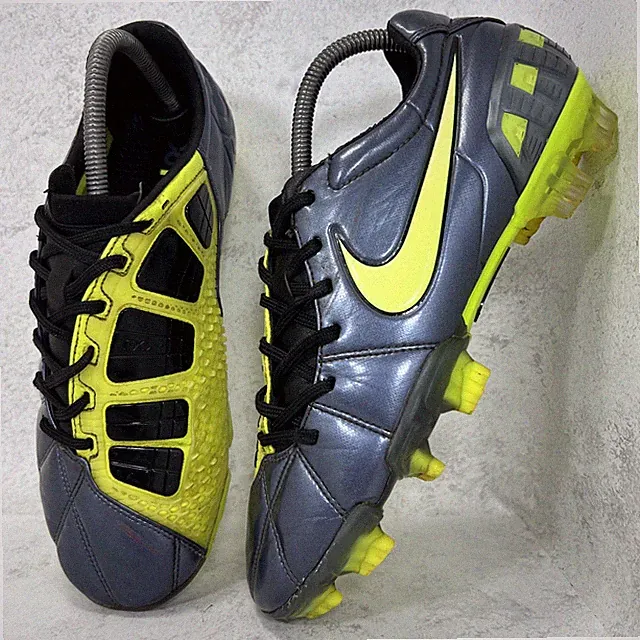 Vintage 2011 Nike Total 90 Laser III FG Soccer Cleats Blue Volt US 8 UK 7 EU 41