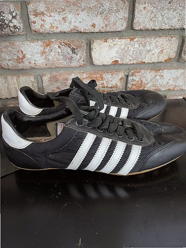 Vintage 70’s Kinney x NBA Soccer Cleats Size 8 4 Stripe
