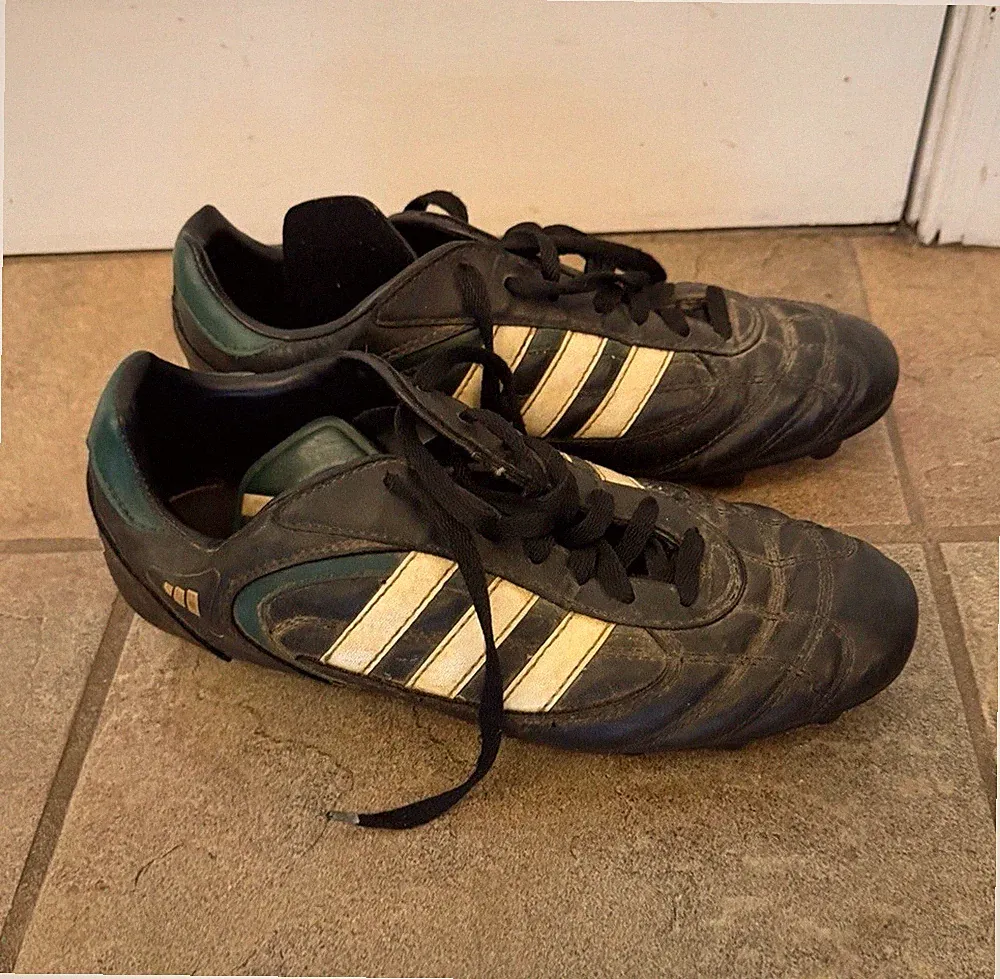 Vintage Adidas 1998 RARE Stratos Black/Green/White Stripe Soccer Cleats Mens 9